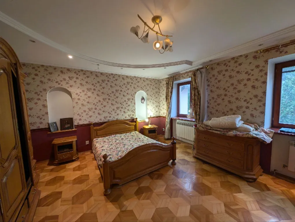 Коттедж с сауной, бассейном и бильярдом в 10 минутах от Минска