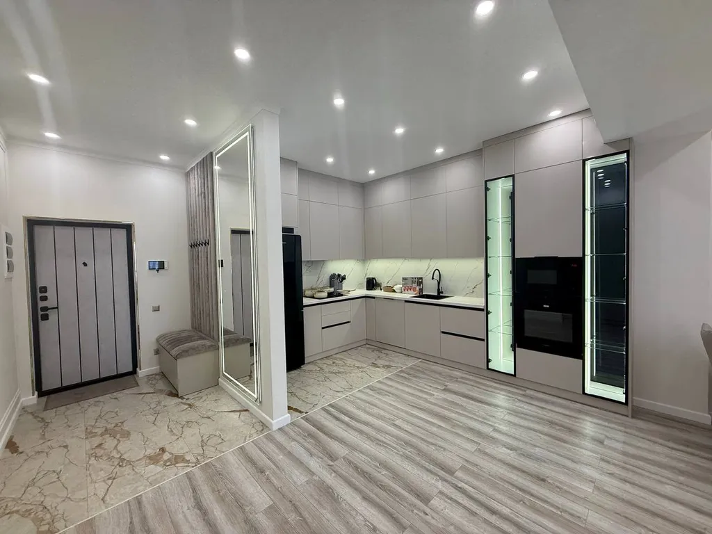 Tour Lumiere in Bay Tash Tower