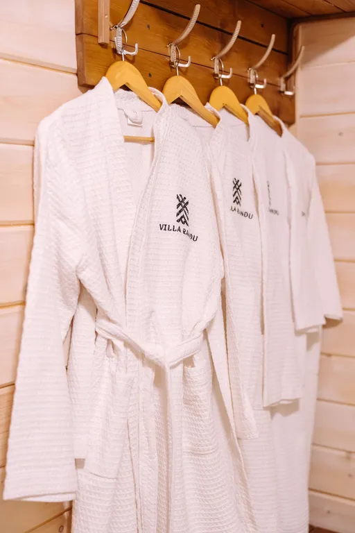 Коттедж Рускеала с сауной и видом на озеро