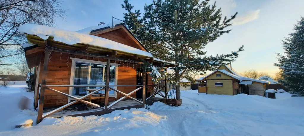 Уютный домик в старинной деревне