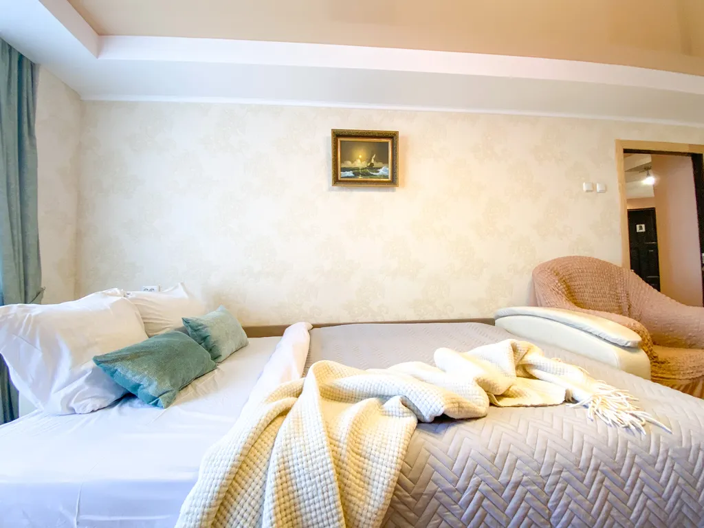 Квартира Двухкомнатная квартира тихий центр — Севастополь