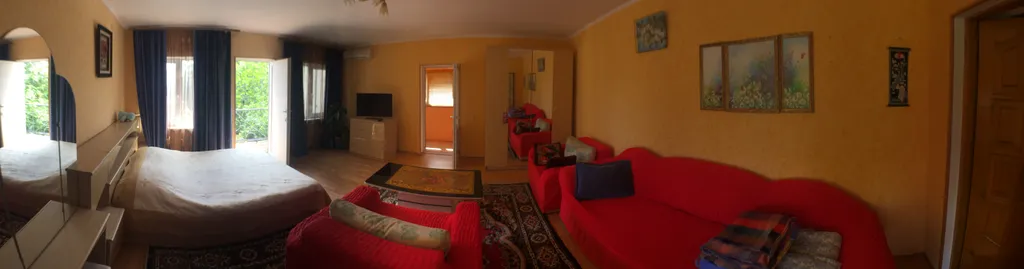 Просторный и уютный семейный номер с лоджией у моря