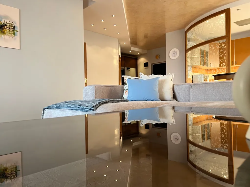 Уютная квартира с прекрасными видами в центре Алматы