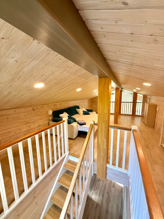 Домик с озером