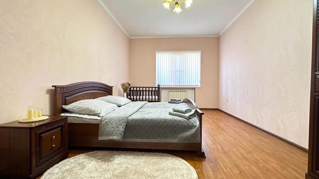 Дом с бассейном и баней возле курзоны