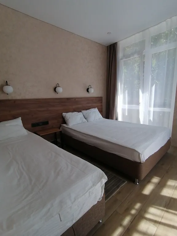 Квартира Квартира Трёхместный номер в новом коттедже с бассейном и сауной — Лазаревское