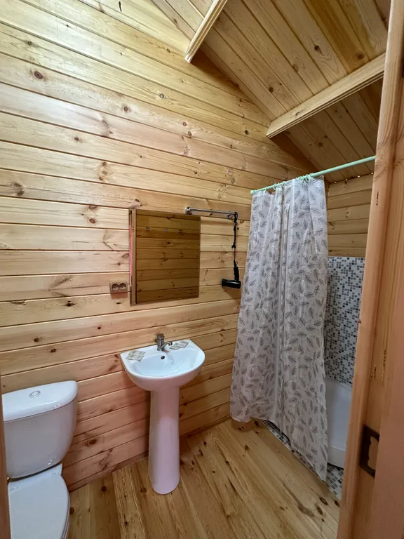 Коттедж Уютный эко -домик 1 — Сухум