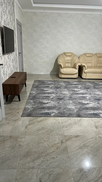 Частный дом за городом с видом на трассу и гору