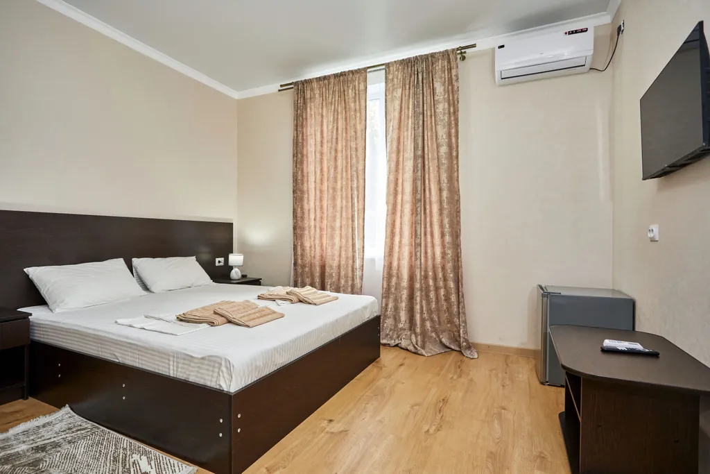 Лофт у моря с патио и бассейном