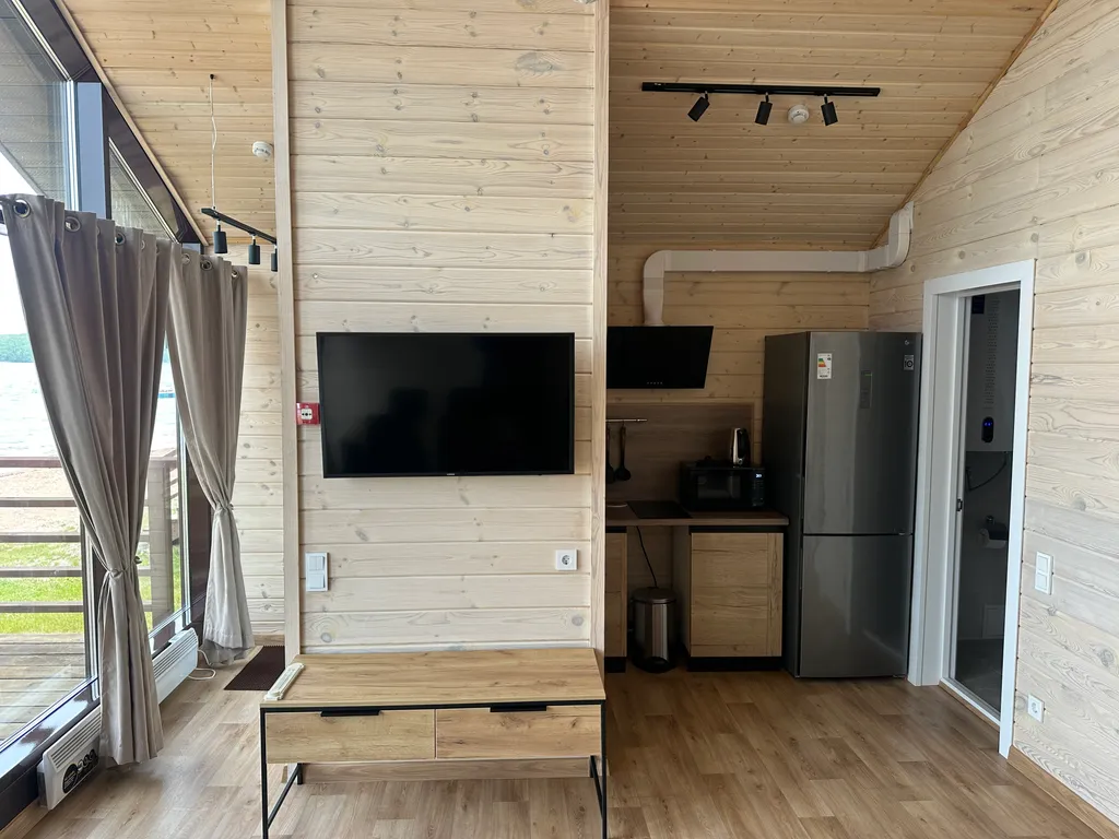 Домик на берегу моря