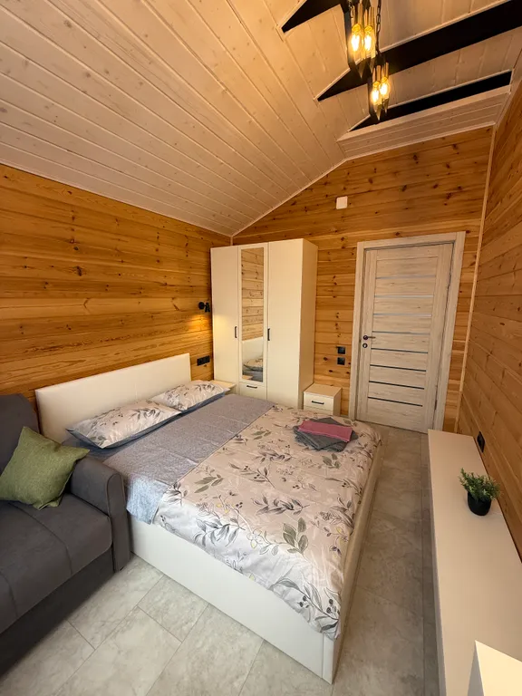 Одноэтажный двухкомнатный дом БарнХаус в черте города