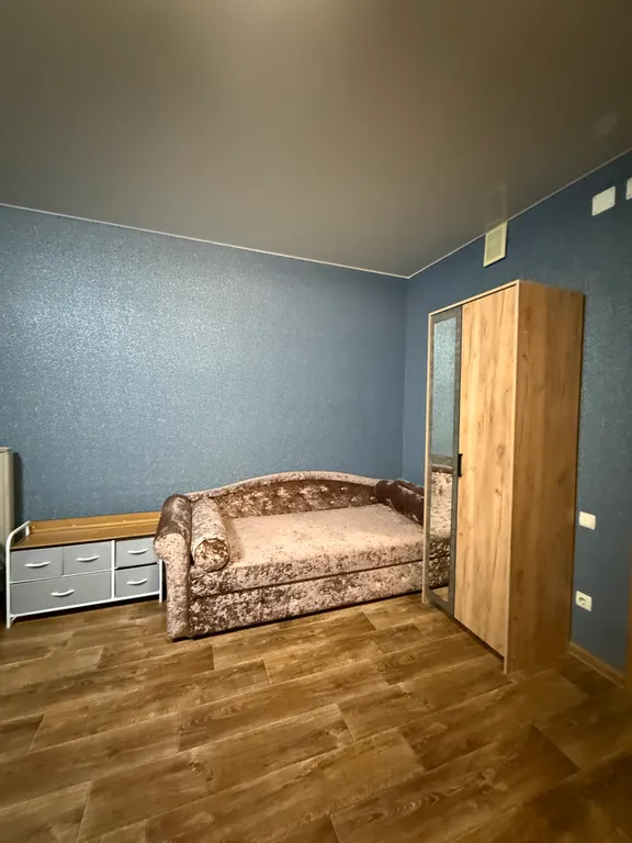 Большая студия с парковкой и местом для отдыха на территории