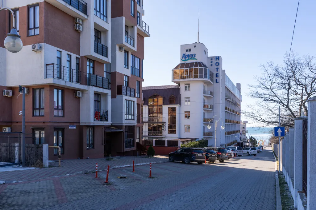Квартира с бассейном на берегу моря