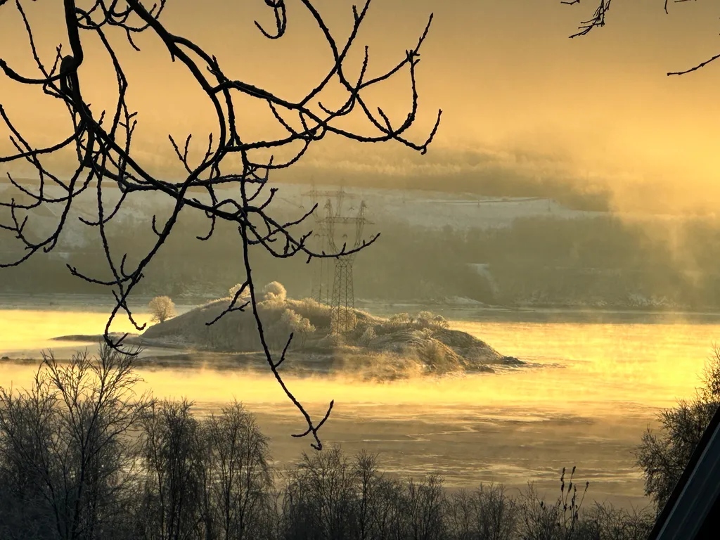 Коттедж с видом на Кольский залив