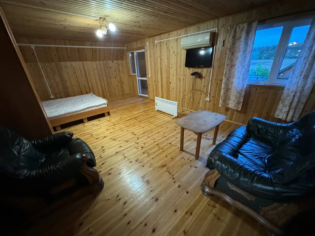 Усадьба Гусли, Кедр