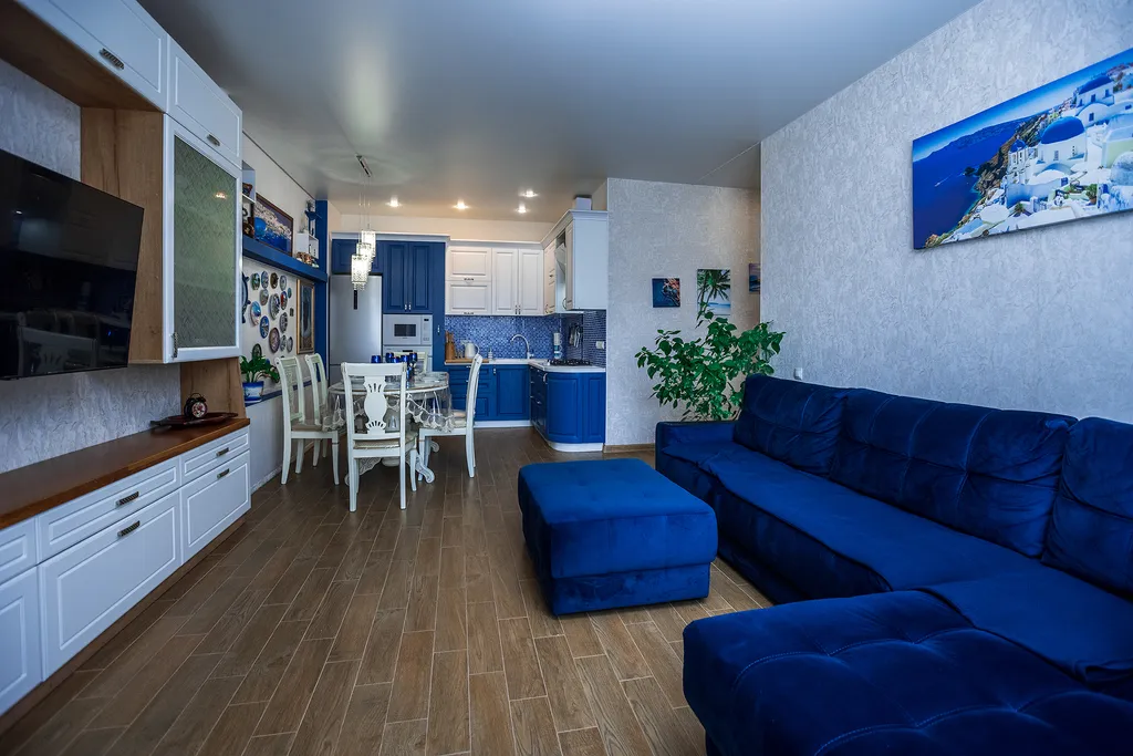 Большая евродвушка на берегу открытого моря