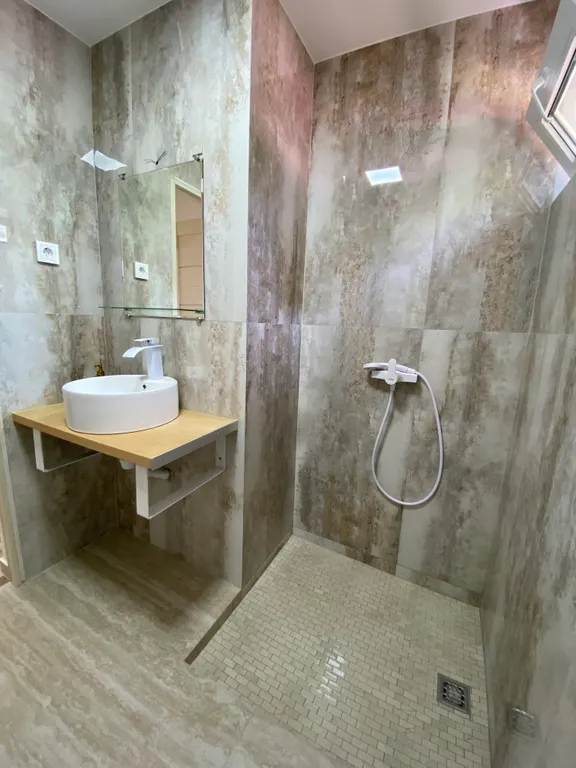 Уютная часть дома с бассейном