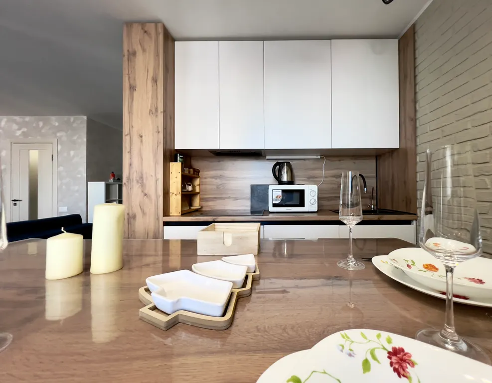 Стильная уютная евро-двушка недалеко от центра травматологии