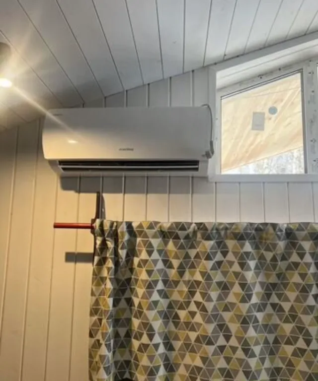 Атмосферный дом с баней в лесу