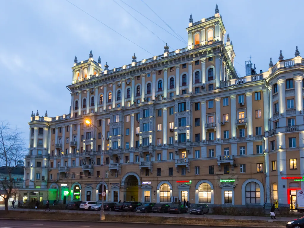 Квартира 4-комнатная Квартира — Москва