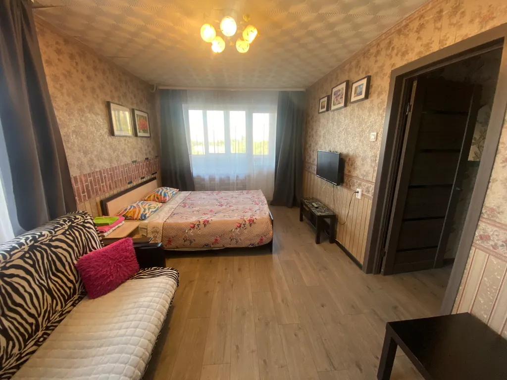 2-комнатная квартира с балконом и видом на город и залив