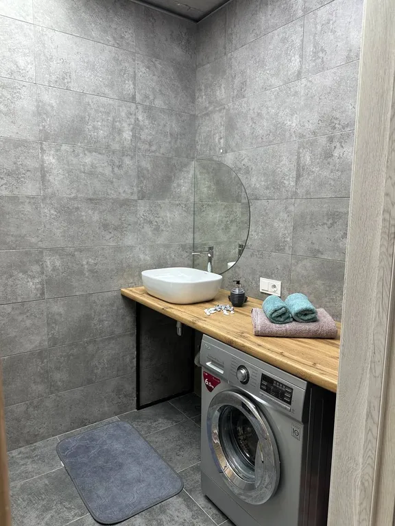 Квартира Студия в лофт стиле с видом на горы около арбата на 9 этаже — Алматы