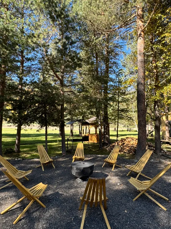 Коттедж в лесу рядом с рекой