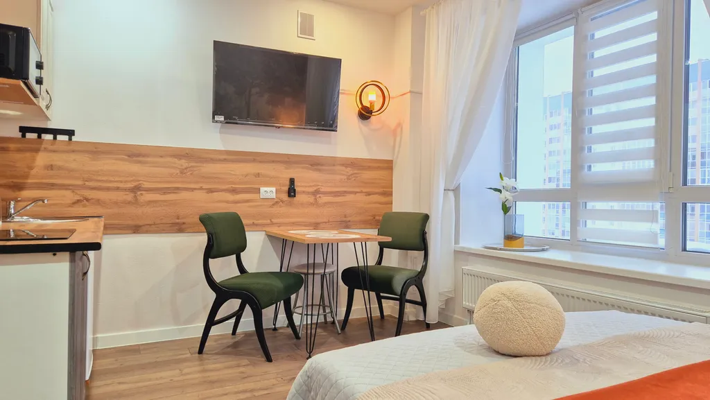 Новая студия Эльдорадо до Макси 5 минут ходьбы