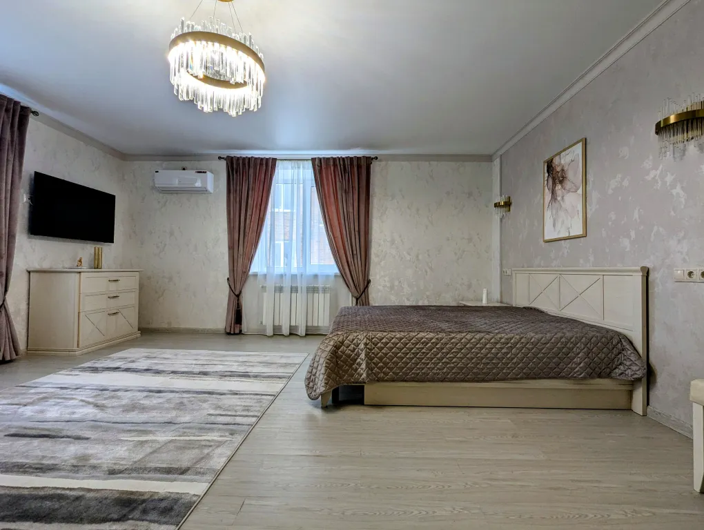 8-комнатный Дом