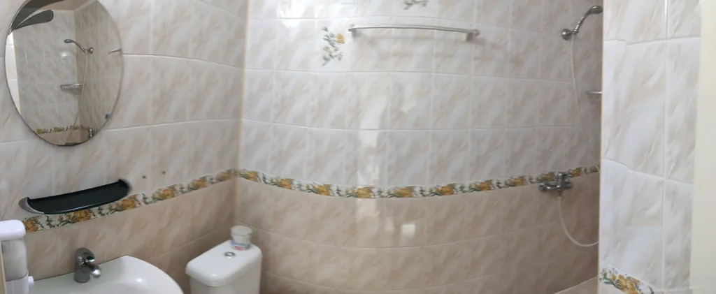 Номер / кондиционер, терраска увитая виноградной беседочкой, парковка