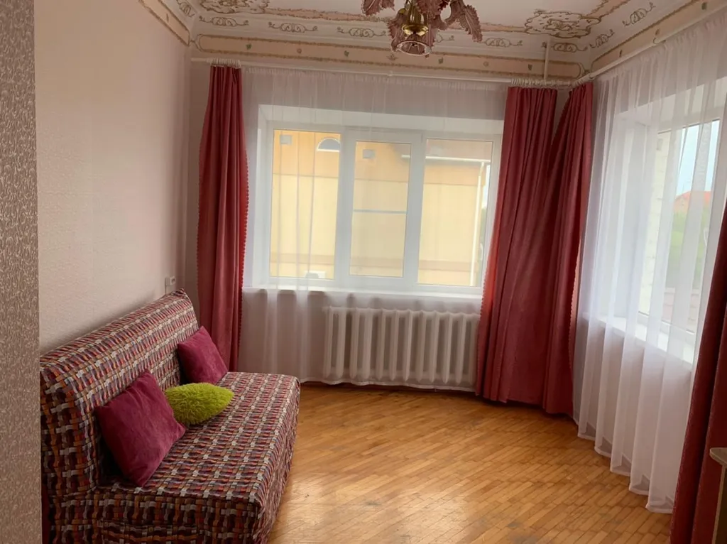 Уютная просторна часть дома на 2 этаже под ключ с бассейном и беседкой