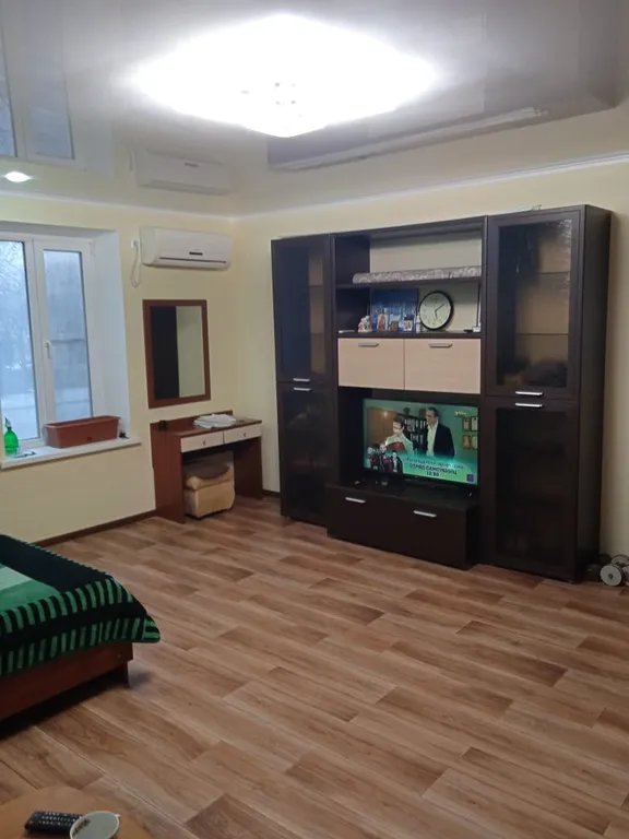 Уютная однокомнатная квартира недалеко от площади Ленина