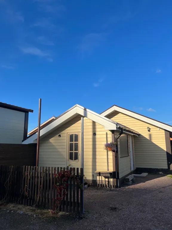 Дом с баней у озера