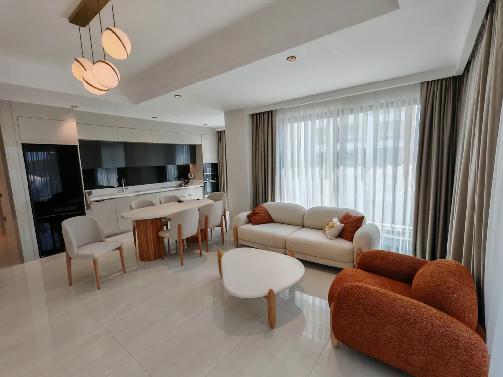 Квартира с тремя спальнями Azura World Residence & Hotel