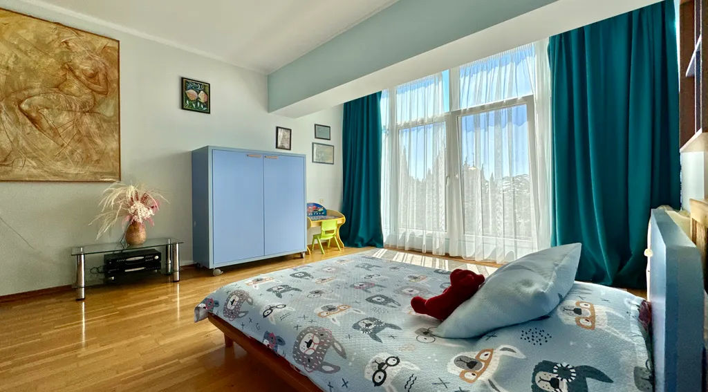 Дом у моря с личным парком, бассейном и сауной