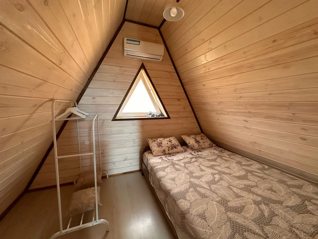 Коттедж 2-этажный с креслом качалкой