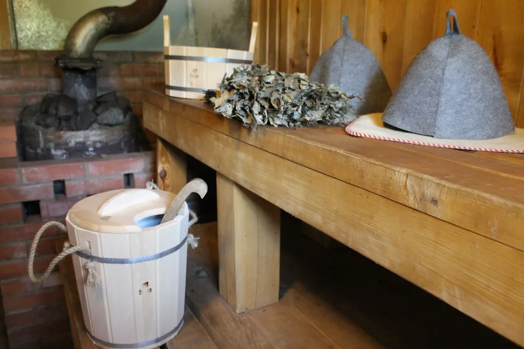 Просторный дом с баней в тихой деревушке у реки