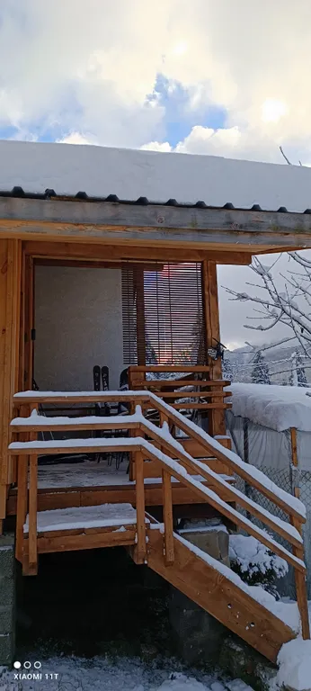 Домик в эко стиле с видом на горы