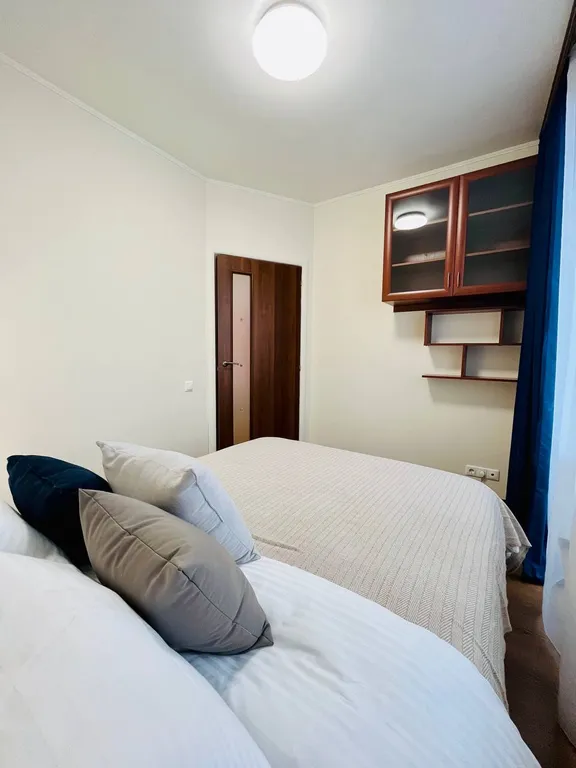 Квартира Уютная евро 3-комнатная квартира в 1 минуте от метро Академическая — Москва