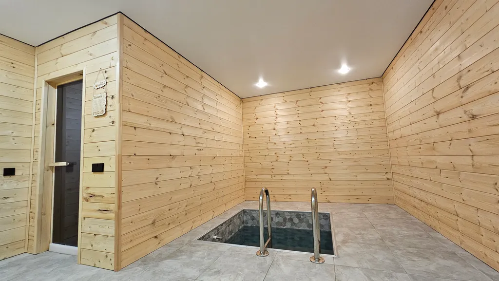 Дом с двумя спальнями и тёплым бассейном