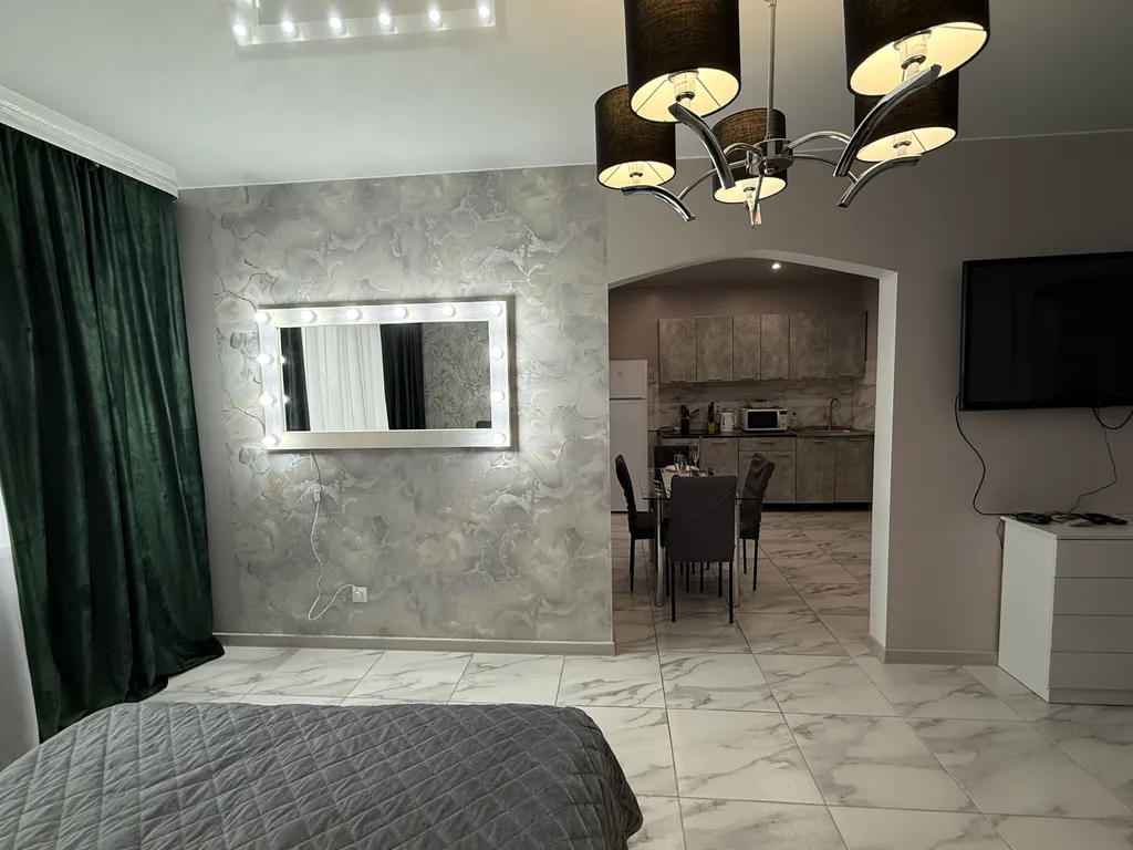 Квартира-студия в центре на 18 этаже