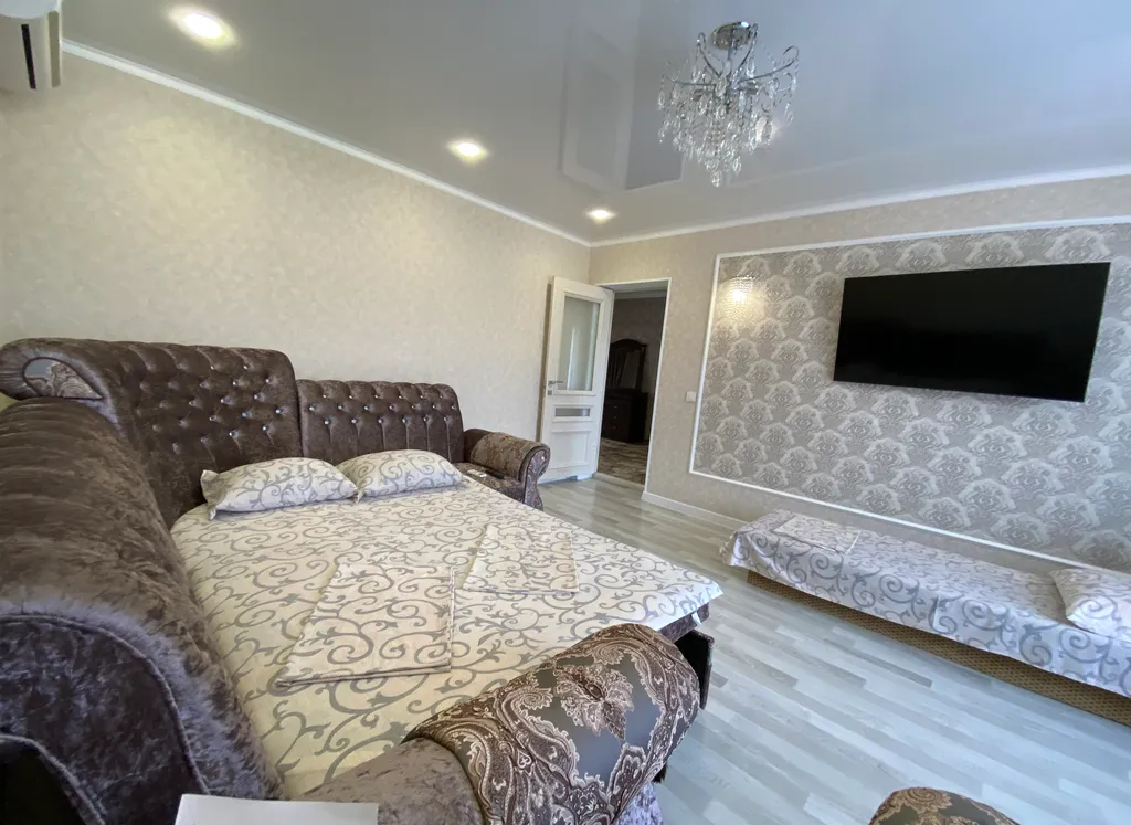 Коттедж Часть дома со своей кухней и отдельным входом под ключ — Судак