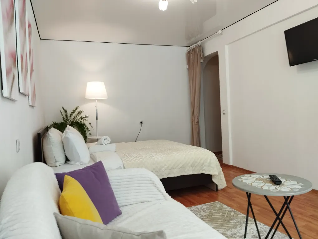 Светлая квартира в самом центре у площади Победы