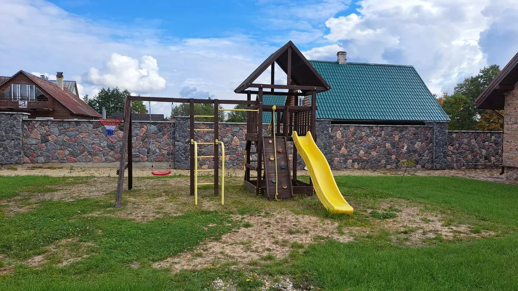 Уютная усадьба на берегу озера