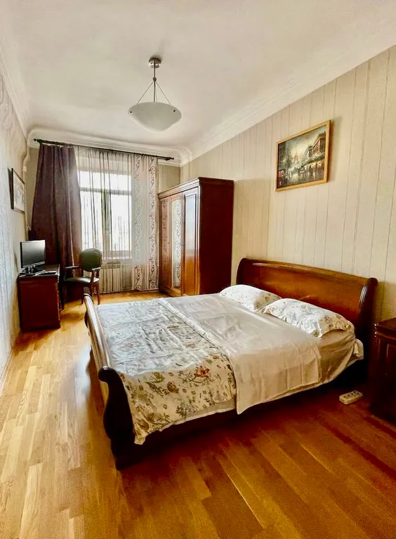 Большая и уютная двухкомнатная квартира с изолированными спальнями — аренда посуточно в Кемерово