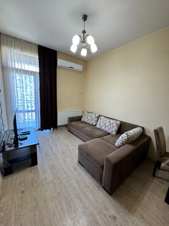 Трехкомнатная квартира у пл. Саакадзе