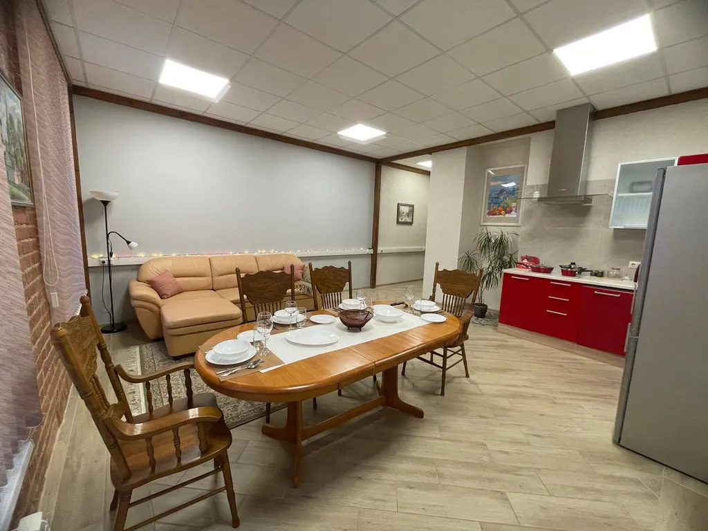 Дом у Кремля в сердце Рубленого города, квартира с паркингом во дворе