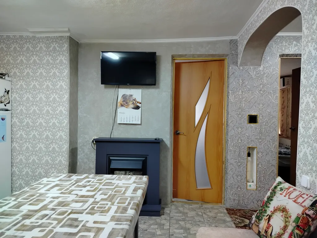 Коттедж Уютный  домик с двориком - центр, огромная парковка, рядом магазины — Динская