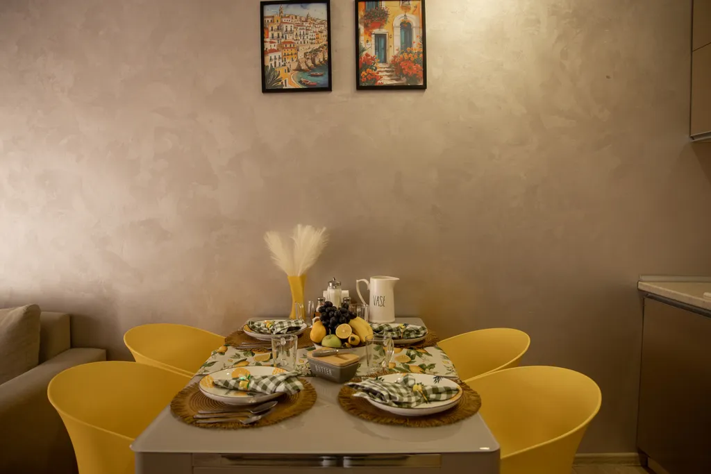 Желтые лимоны