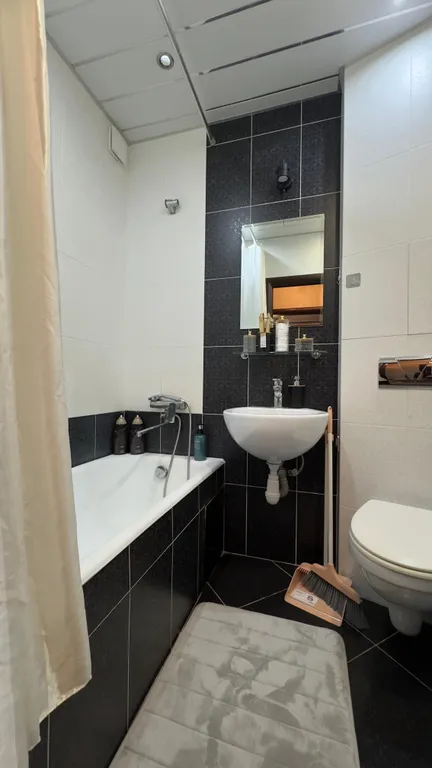 Чистая и комфортная квартира, рядом Плаза Столица Больница